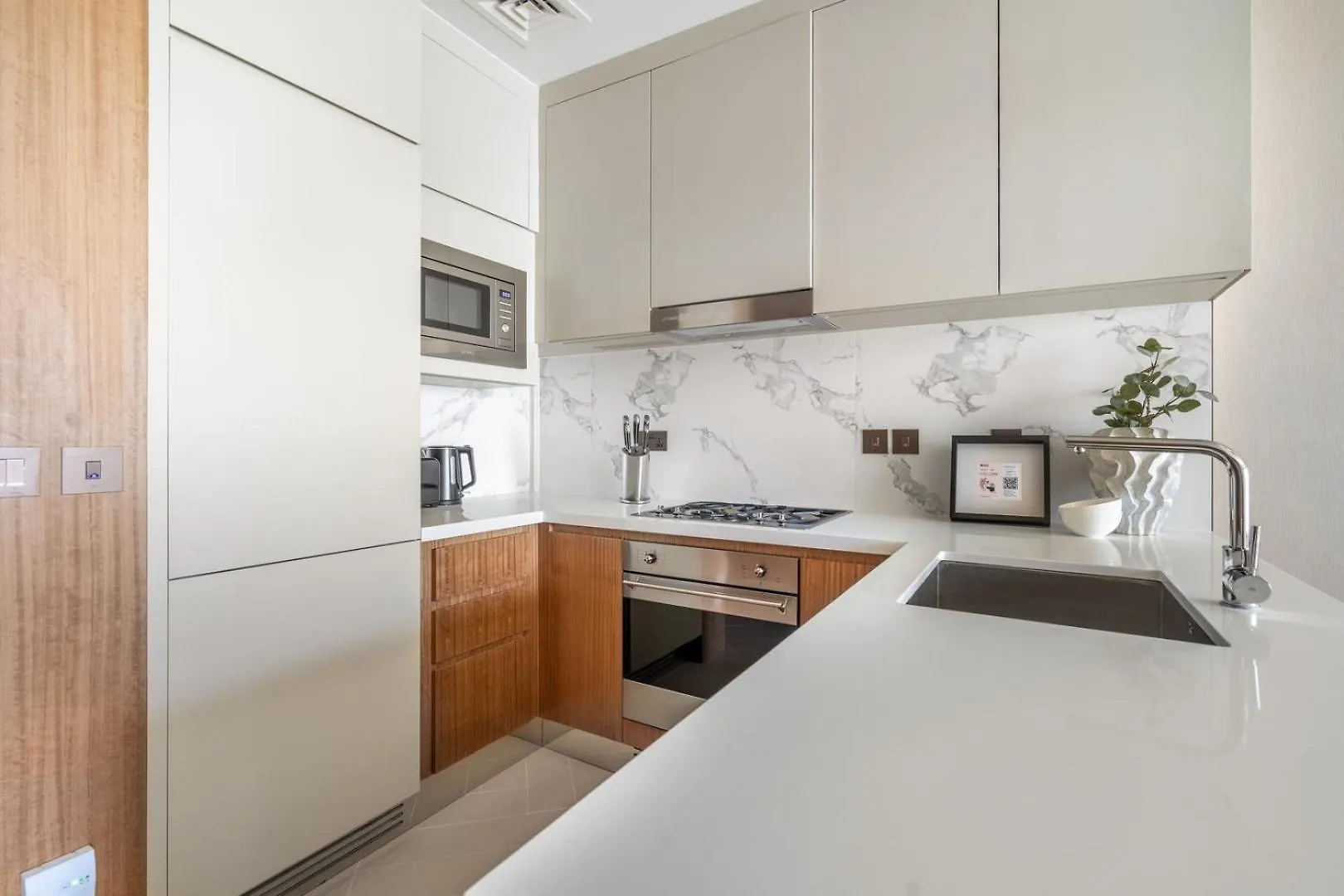 Guestready - High-Floor Elegance In Downtown Dubai Apartment